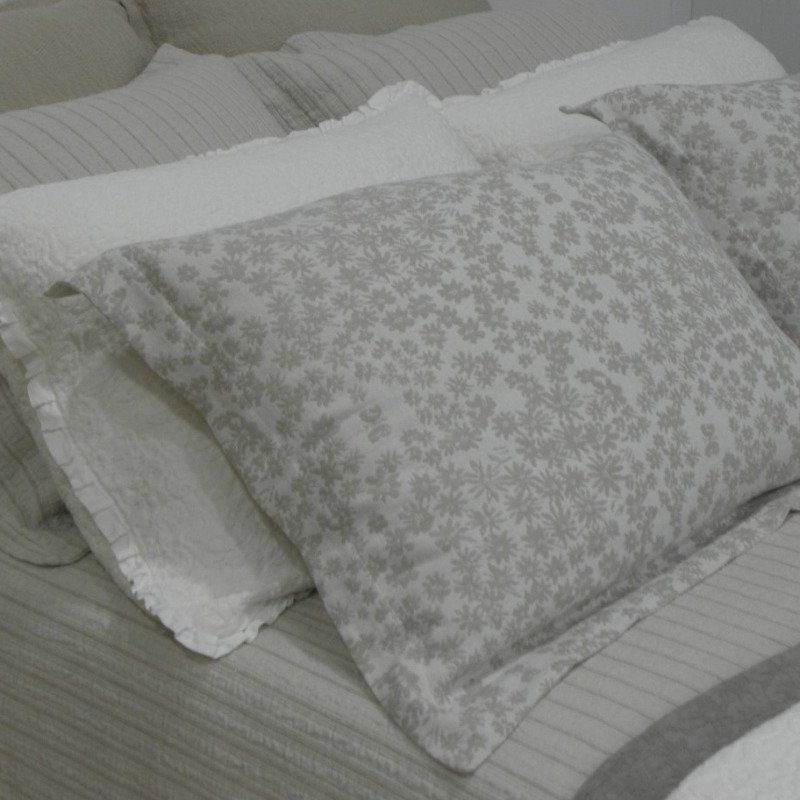 cushions & pillows
